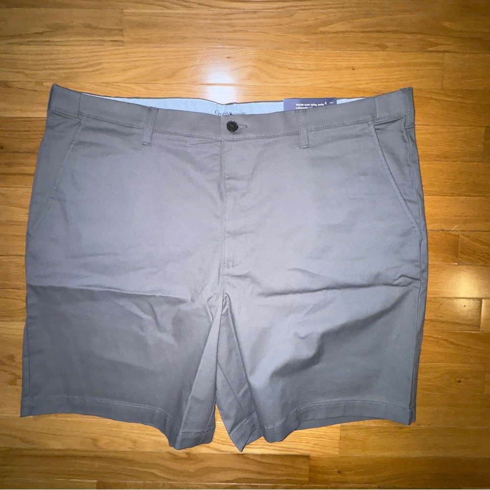 Flat Front Shorts NWT Croft and Barrow Size 44 Gray. 8” inseam.